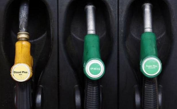 Essence, péage, cigarettes, gaz : les prix augmentent ! Bruxelles et Macron vous mentent ! pompes-essence