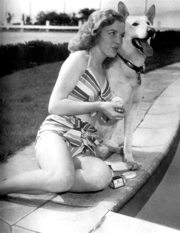 1946-LA-Griffith_Park-Norma_Jeane_with_Rolf-011-1-by_BB-1a