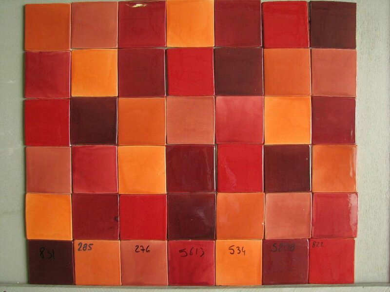 Carrelage-Cuisine-10x10-Patchwork-autour-du-grenat-framboise-rouge-orange-IMG-5611