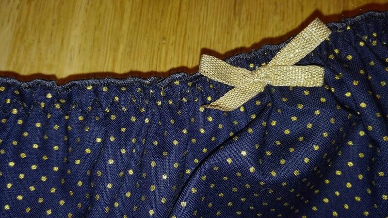 Culotte CHARLOTTE en coton marine à points or - Noeud or - taille M (2)