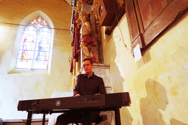 pianiste & chanteuse, chanteurs animateurs de messe de mariage • chant liturgique & gospel • groupe de musique pour animation • Rouen Tours Alençon Falaise Dreux Angers Le Havre Le Mans Nantes La Baule Paris