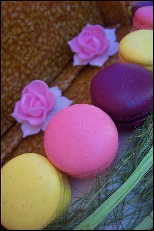 **Pièce Montée En Nougatine Et Macarons Pour Baptême** recettes **Pièce Montée En Nougatine Et Macarons Pour Baptême**