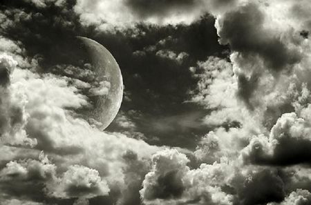 2586540491_nuages_n_bl_lune