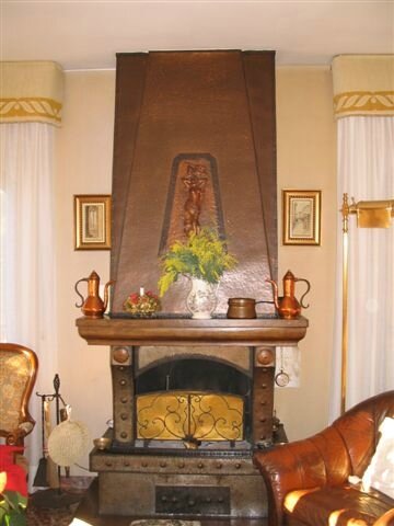 074_Caminetto_rivestito_in_rame