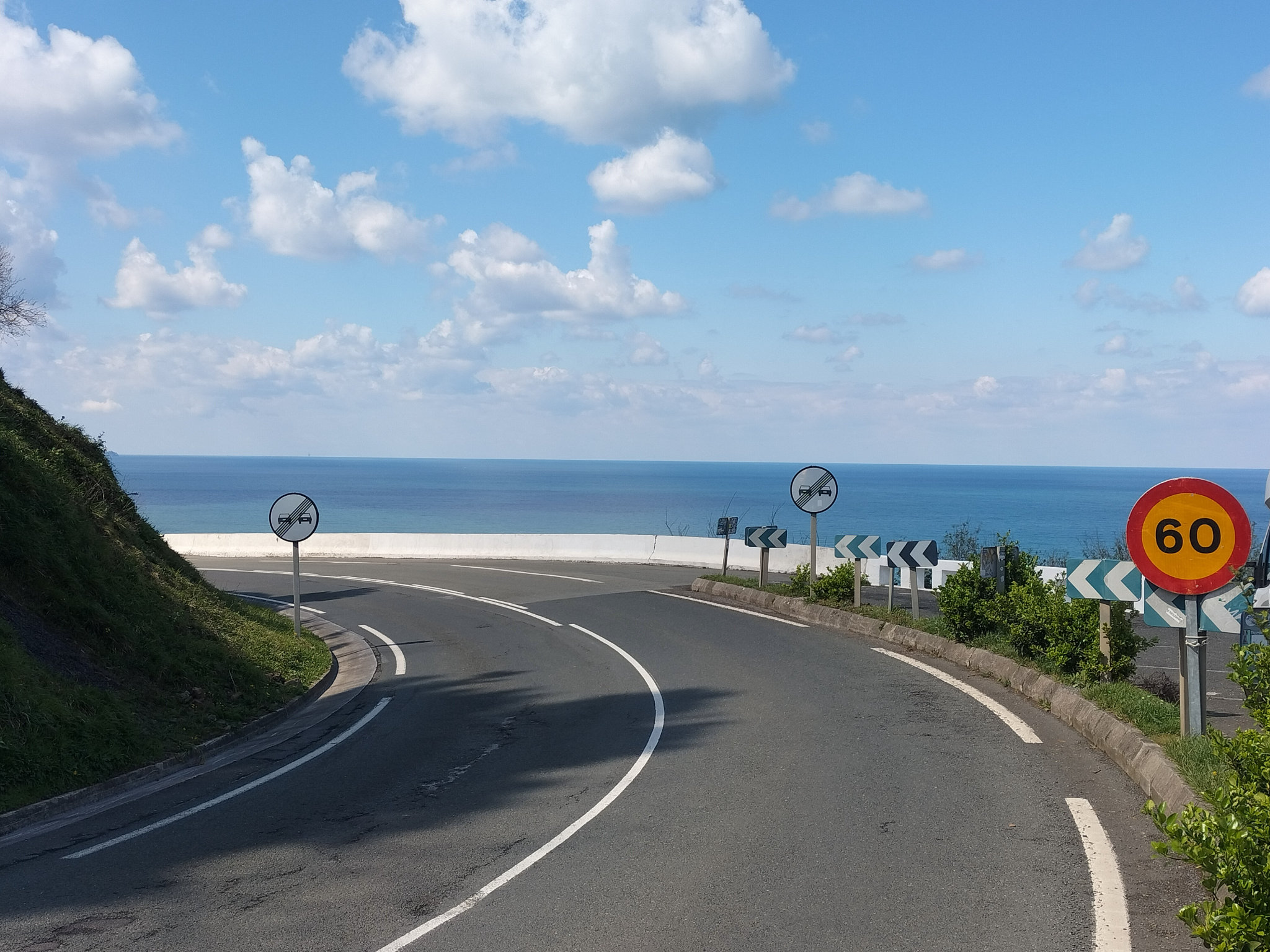 Deba, mirador Vierge de Itziar, la route (Espagne)