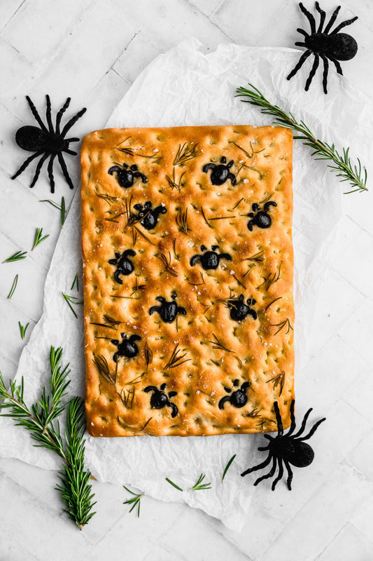 foccacia_olives_araignee