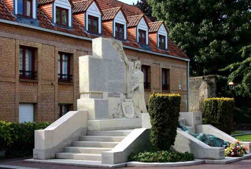 Monument aux morts Bergues2