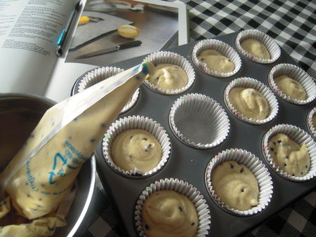 muffins_aux_bananes_et_perles_de_chocolat_002