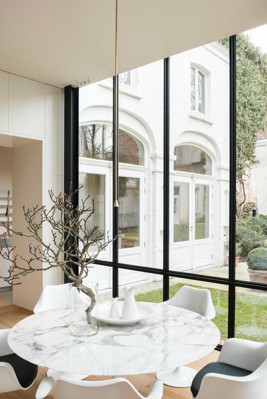 tulip-table-and-chairs-