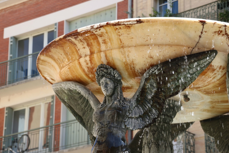 Fontaine place de la Trinité