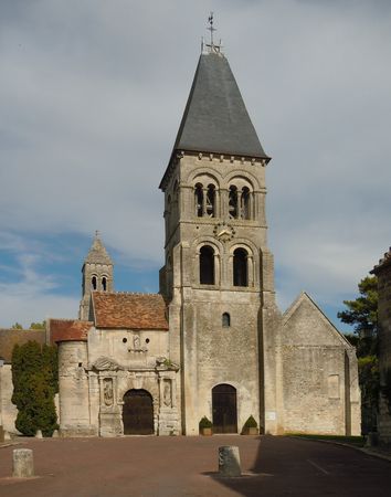 Eglise Morienval2