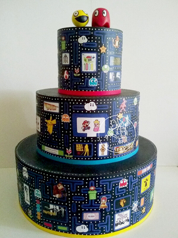 Gâteau urne, mariage, thème Packman, univers Geek
