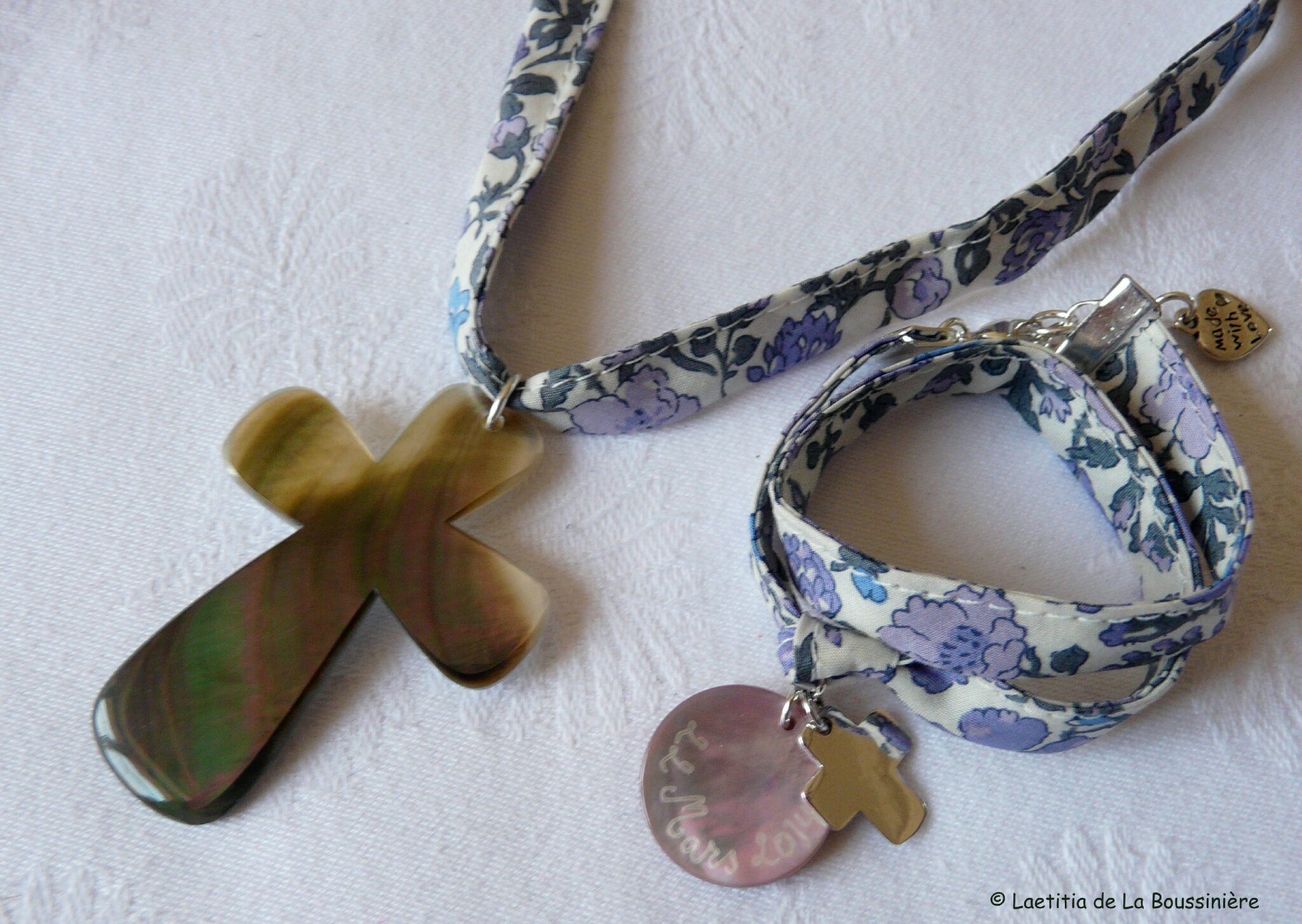 Croix de nacre sur ruban et bracelet médaille en nacre et Croix 17mm en argent massif - Copie