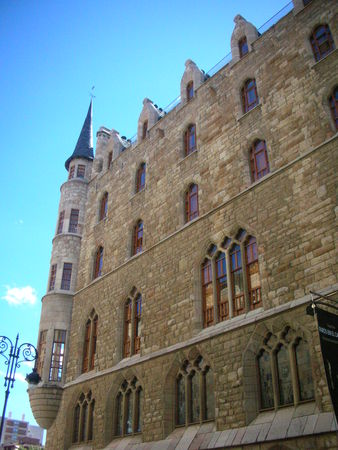 Maison_Botinas__Gaudi__1891_1892_