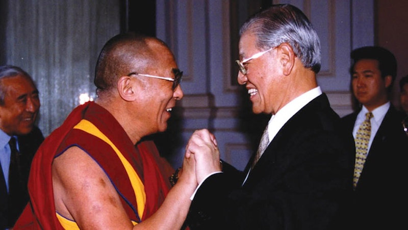 His-Holiness-the-Dalai-Lama-with-Taiwanese-President-Lee-Teng-hui-in-Taipei-Taiwan-on-March-27-1997