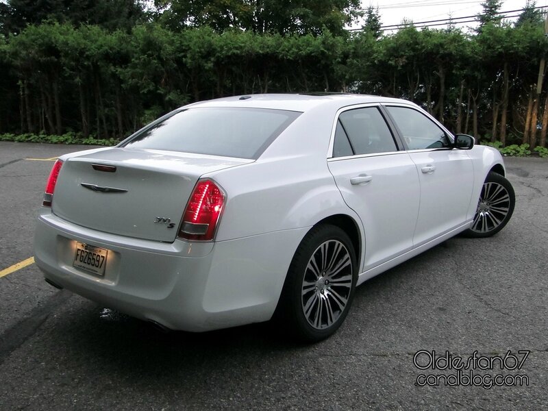 Chrysler-300-s-2013-02