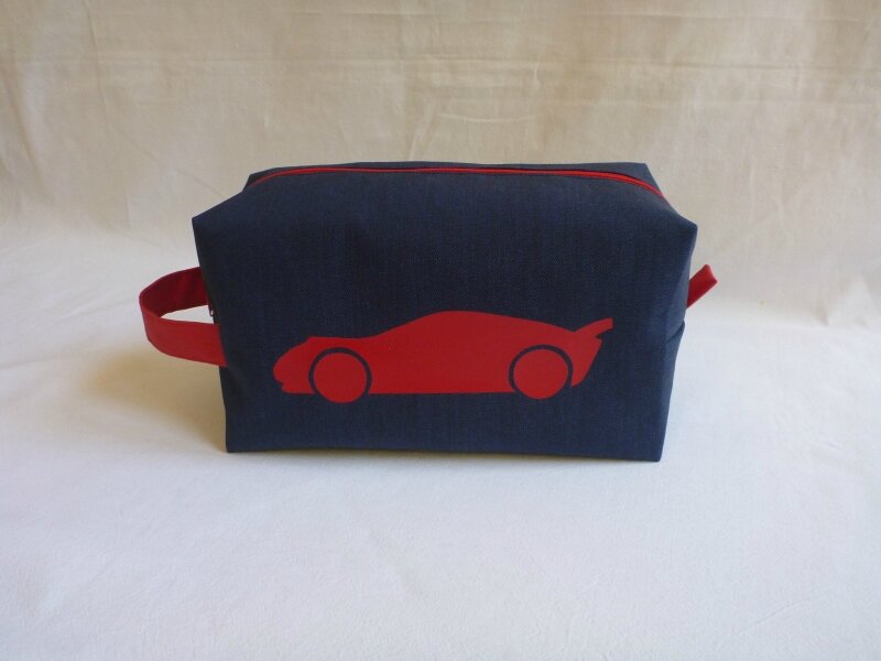 Trousse de toilette Homme, Ado, bleue et voiture rouge