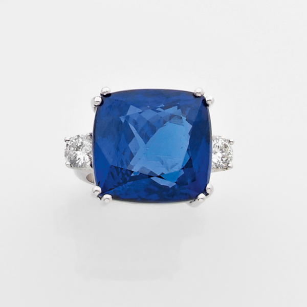 bague_en_or_gris_sertie_une_importante_tanzanite_carree_pesant_1372235150447193