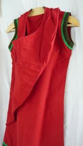 robe rouge capuche