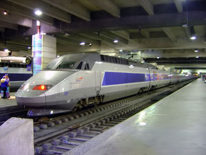 800px_tgv_train_inside_gare_montparnasse_dsc08895