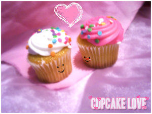 cupcakes_can_love_too_by_lunascissorhands