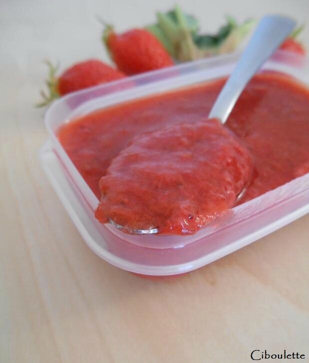 Compotée de fraises & rhubarbe
