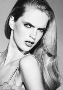 Mirte_Maas_by_Rony_Shram