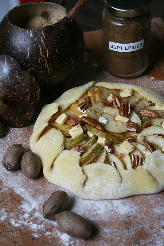 Tarte rustique à la poire et noix de péacn et 7 parfums