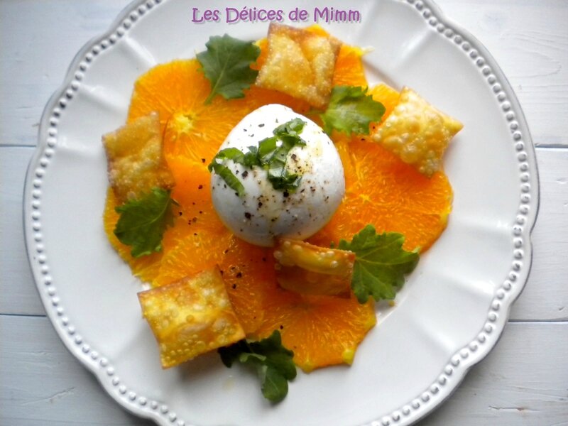 Burrata sur carpaccio d’oranges et croustillants de pâtes frites 2