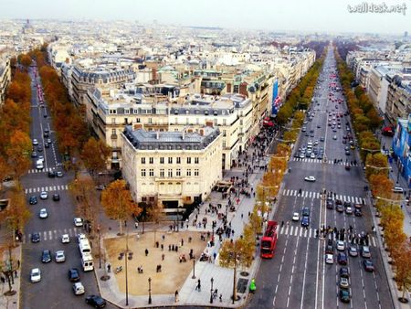Champs-Elysees,-Paris,-France