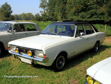 Opel commodore GS berline 4 portes (30 ème Bourse d'échanges de Lipsheim) 01