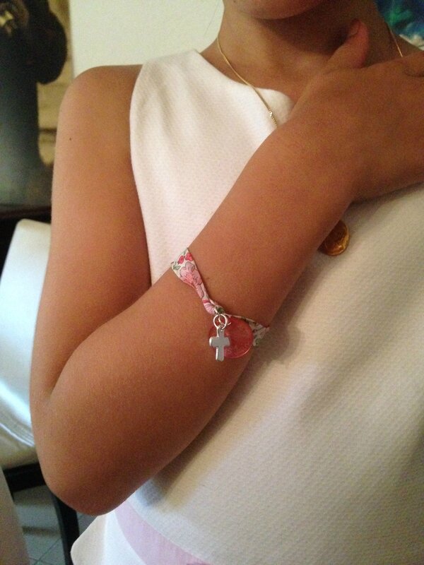 Le bracelet de la filleule de Priscille