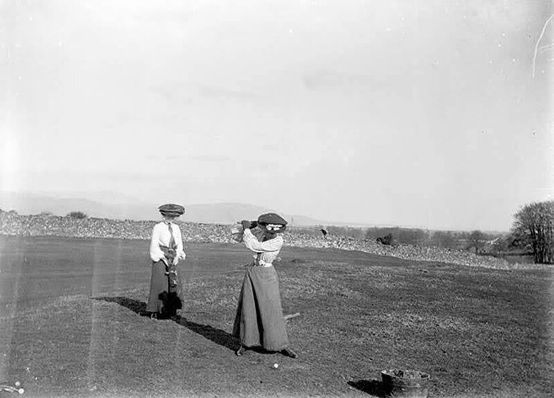 1905-femmes-golf