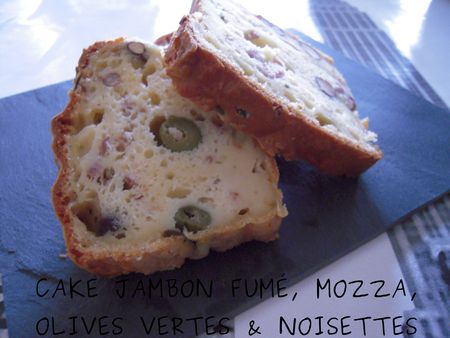 CAKE_JAMBON_FUM___MOZZA__OLIVES_VERTES___NOISETTES