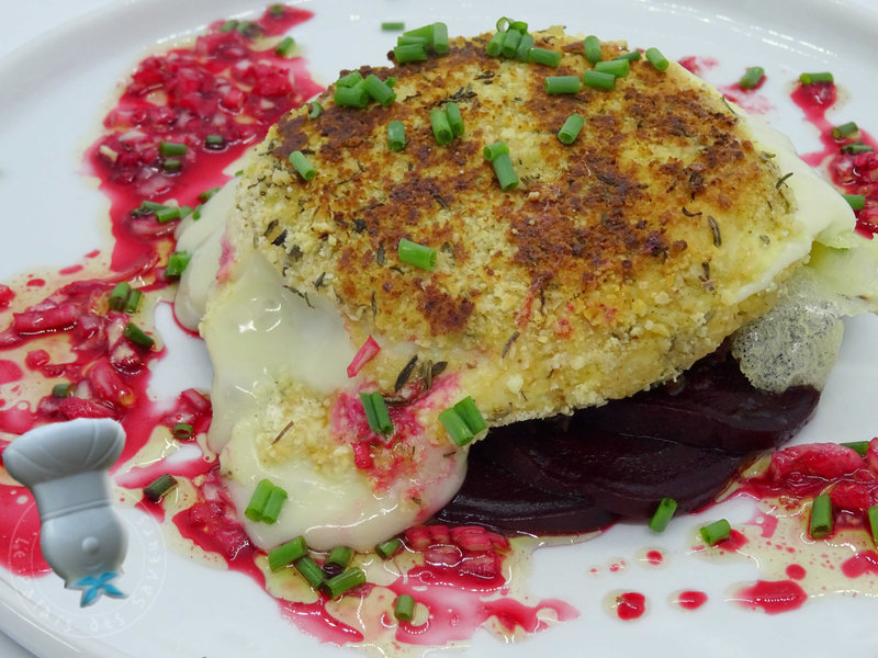 Pélardon pané sur carpaccio de betterave et confit d'oignons doux
