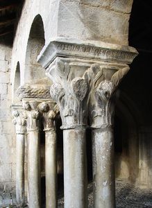 Saint_Bertrand_de_Comminges_cloitre_2