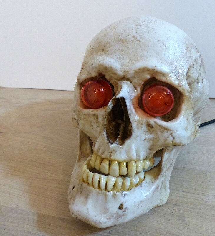 19-crane-humain-moule