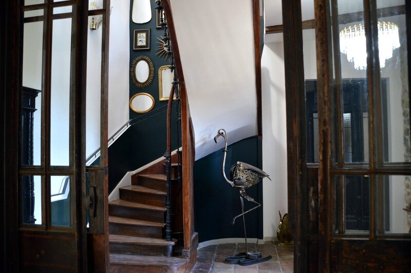 Cordes-sur-Ciel-Hotel-La-Bastide-Stairway-Exposition