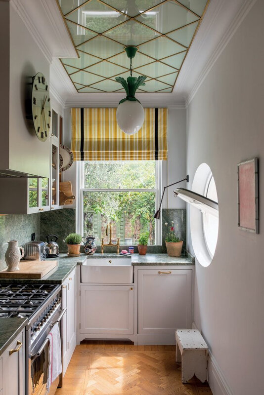 Beata-Heuman-kitchen-from-British-Designers-at-Home-by-Jenny-Rose-Innes-©Simon-Griffiths-683x1024