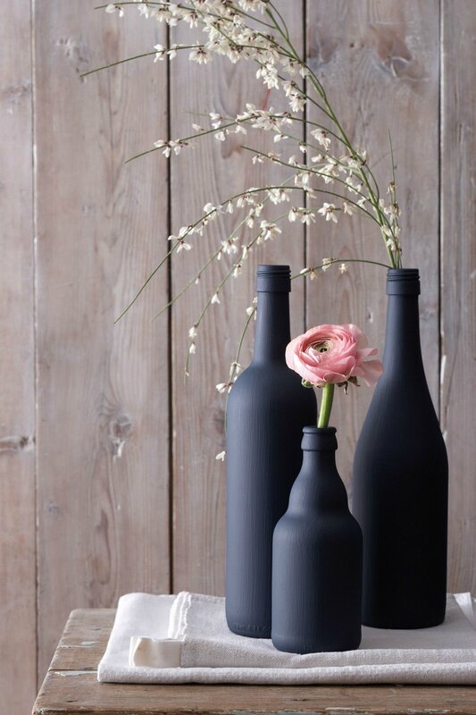 de-simples-bouteilles-deviennent-des-vases-peints_5210241