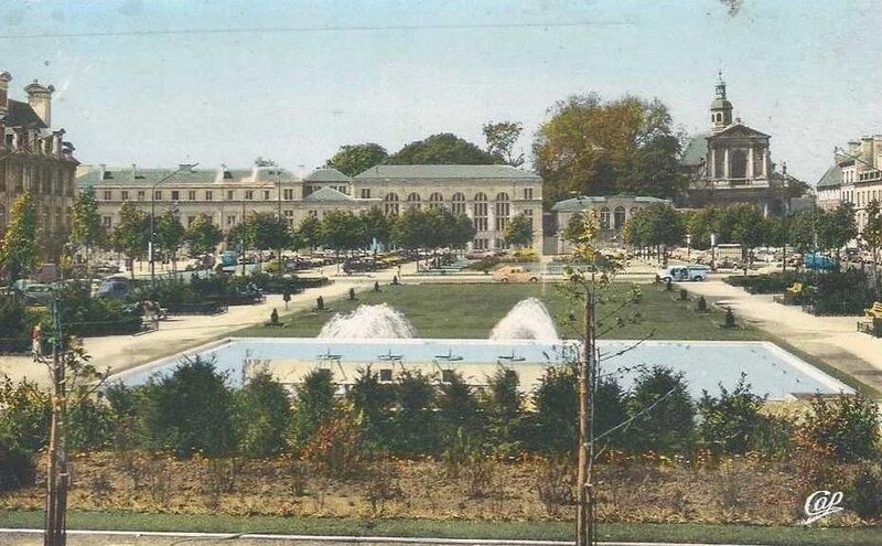place_de_la_R_publique_Caen_avant_1970