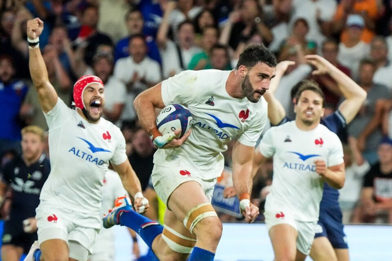 Ollivon lieutenant irréprochable avec le capitaine Dupont