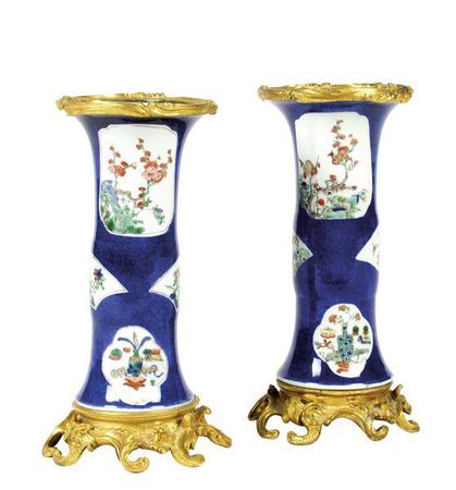 chine_paire_de_vases_diabolo_en_porcelaine_1327068463222273