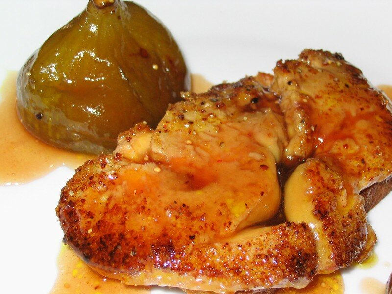 Foie gras poêlés, aux figues fraiches sur pain d'épice