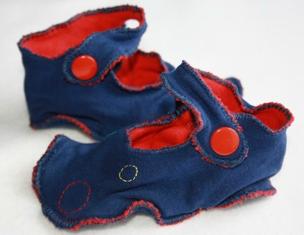 Chaussons 6 12 mois coton bio bleu rouge lalilalo créations et récréations (17)