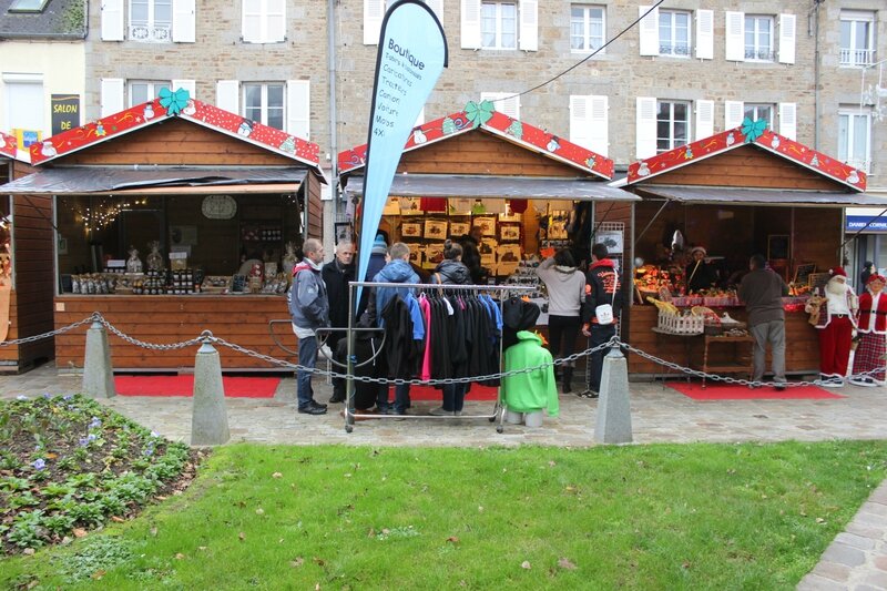 Avranches marché de Noel 2014 chalets