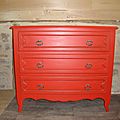 Commode patine rouge effet vieilli