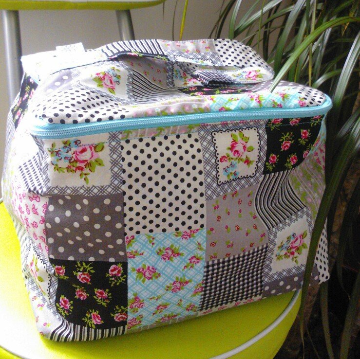 rion-sac-lunch-box-01-turquoise-rose-face