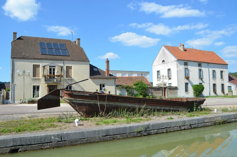 Canal de Bourgogne - 21320 Pouilly en Auxois