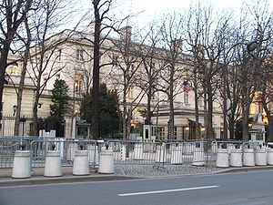 300px_US_embassy_Paris_6375